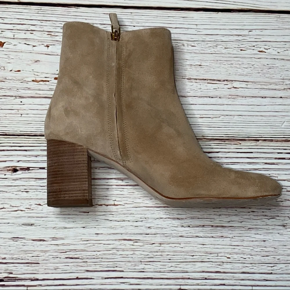Tory Burch Brooke Ankle Bootie in Beige Suede Sz 10